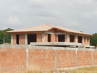 Груб строеж