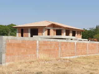 Груб строеж